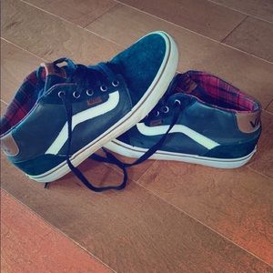 Vans size 9 shoes